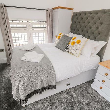 Evening Star Engine Shed Apartment วิทบี ภายนอก รูปภาพ